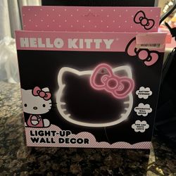 HK WALL DECOR