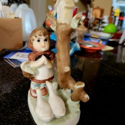 Vintage Artmark Made In Taiwan Figurine