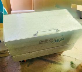 Heavy duty storage box