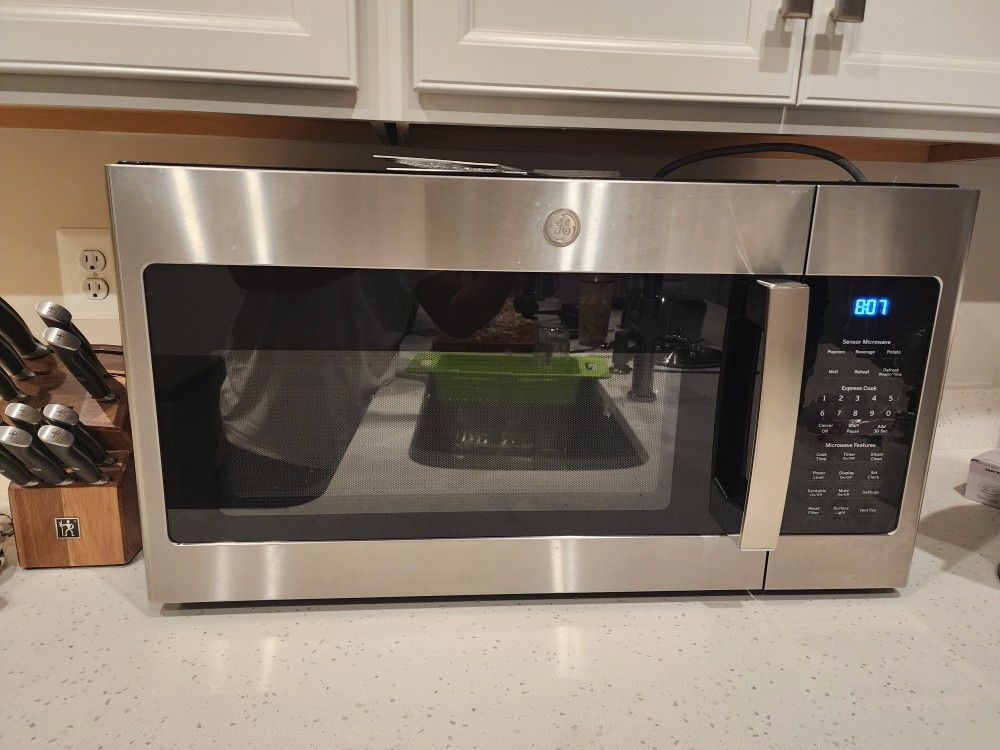 GE Microwave Over The Range 