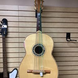 Classical Acoustic Guitar – Natural Finish – Good Playing Condition