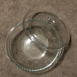 Pyrex 3 Quart Lidded Casserole Dish