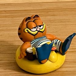 Genuine United Feature Syndicate 1981 PVC Garfield Swimming Toy Figure