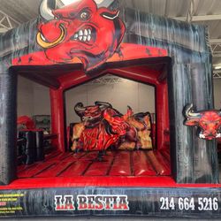 La Bestia Mechanical Bull