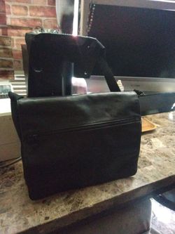 Perry Ellis Leather Crossbody Bag