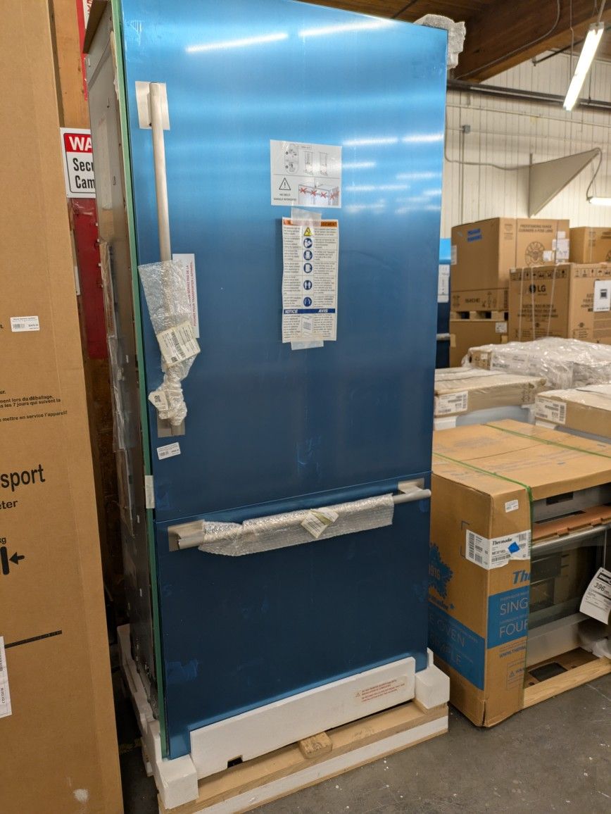 Thermador Freedom Collection T36BB915SS
36 Inch Built-In Bottom Mount Smart Refrigerator