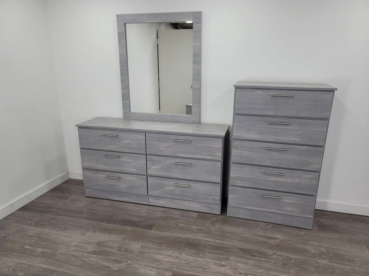 Dresser Whit Mirror And Chest - Cómoda Con Espejo Y Gavetero