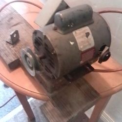 Motor With Pully