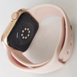 Apple Watch Series 10 (Won’t turn on) 