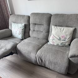 Living Spaces Wallaway Recliner Sofa