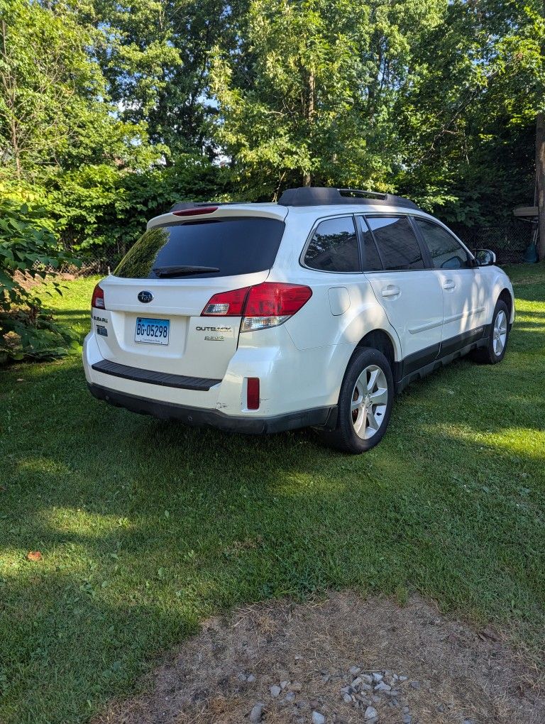 2013 Subaru Outback Automatic, 173, Thousand Miles 