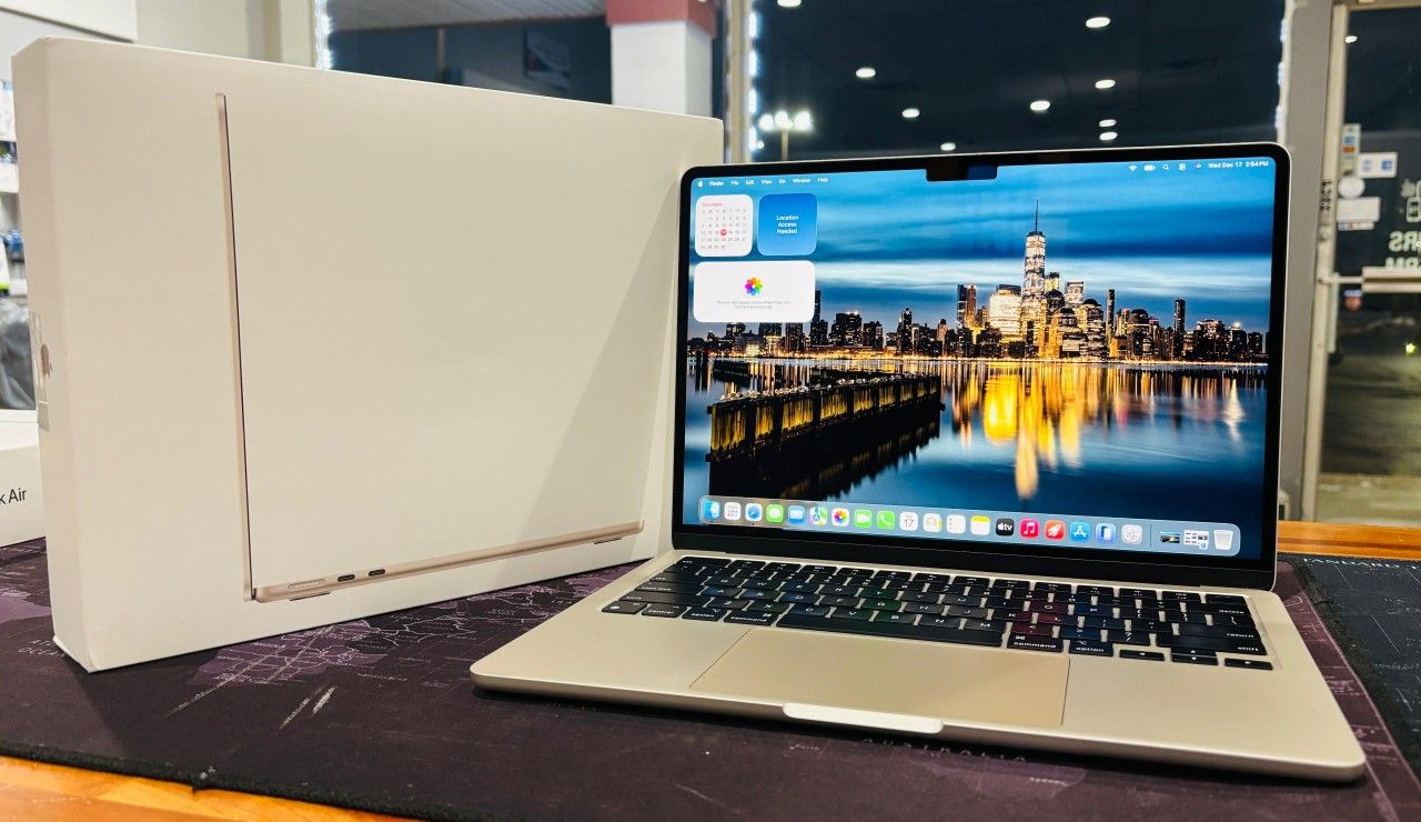 Apple MacBook AIR 13” M3 2024 16GB RAM 512GB SSD 12/03/26
