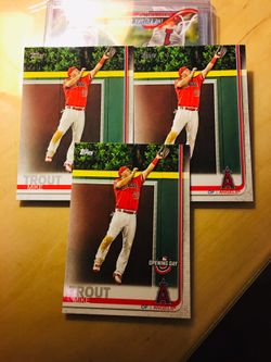 😲😲 2018 Topps Mike Trout Series 1 Card # 100 (2 of them) and Opening Day Card # 24 (3 cards total.) 😲😲