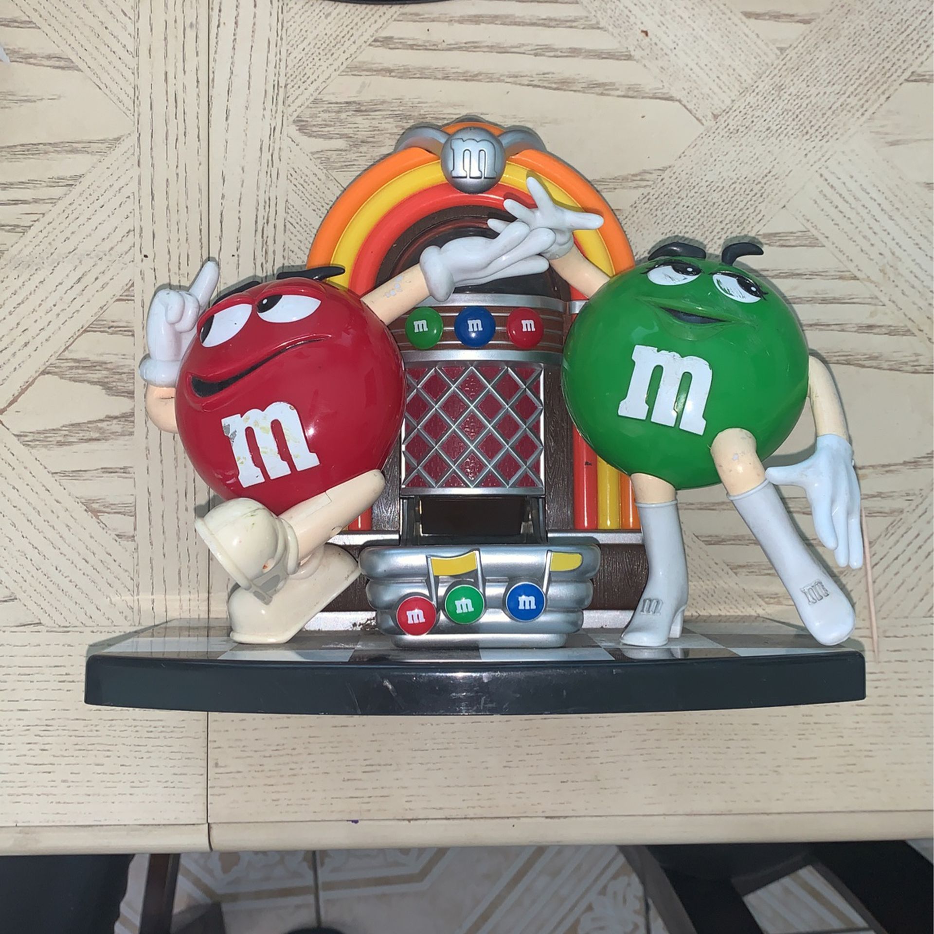M&M COLORWORKS SYSTEM BULK CANDY DISPENSER 21-COLOR for Sale in  Mooresville, NC - OfferUp