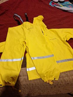 New Grundens rain coat and bibs toddlers  4t