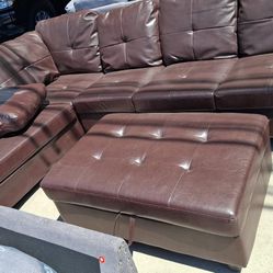 BRAND NEW SECTIONAL COUCH WITH OTTOMAN INCLUDED