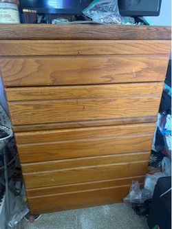 5 drawer dresser (wood)