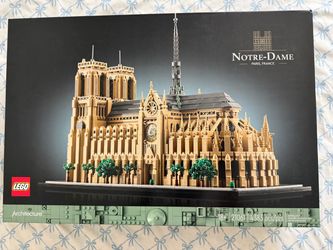 LEGO NOTRE-DAME PARIS FRANCE