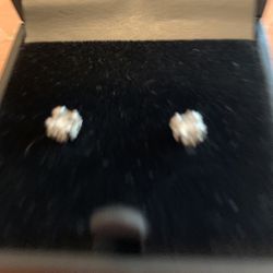Real Dimond Earing New Never Use $350 Pay Asking $250  Certify From Macays If You Want