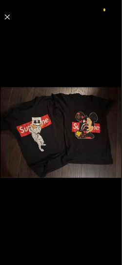 2 black supreme boys tee size large
