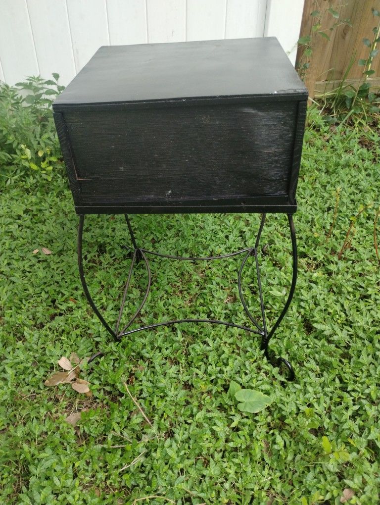 Black Lightweight End Table