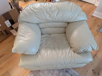 Oversized Cream Leather Club Chair – Made in Italy (Soft Line Group)