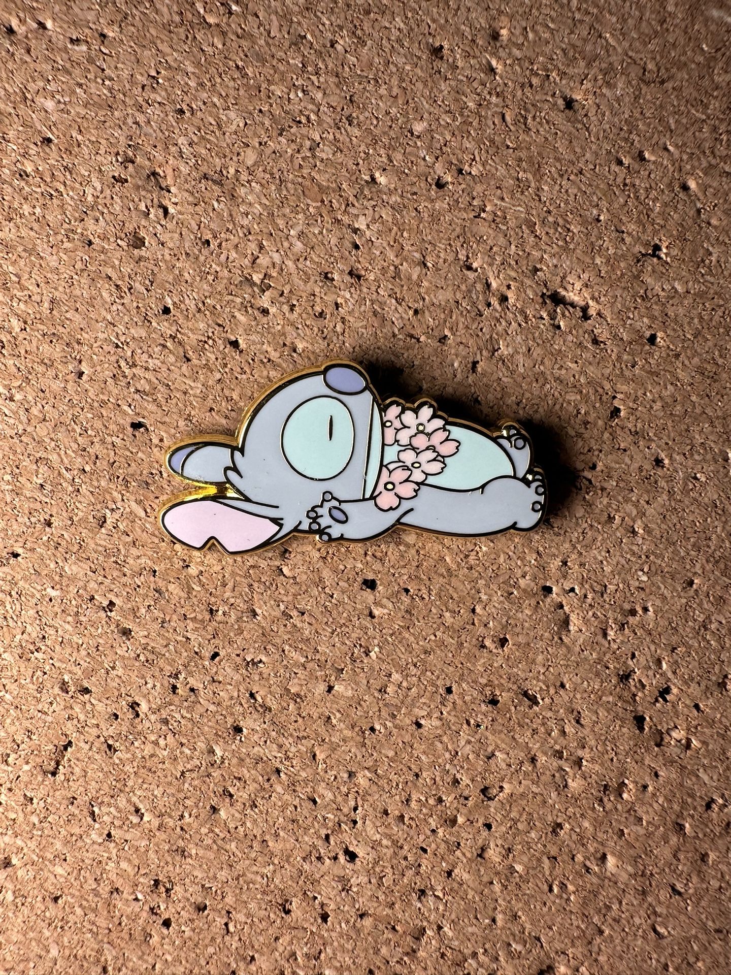 Sleeping Stitch with Lei – Loungefly Disney Lilo & Stitch Floral Pin – BoxLunch
