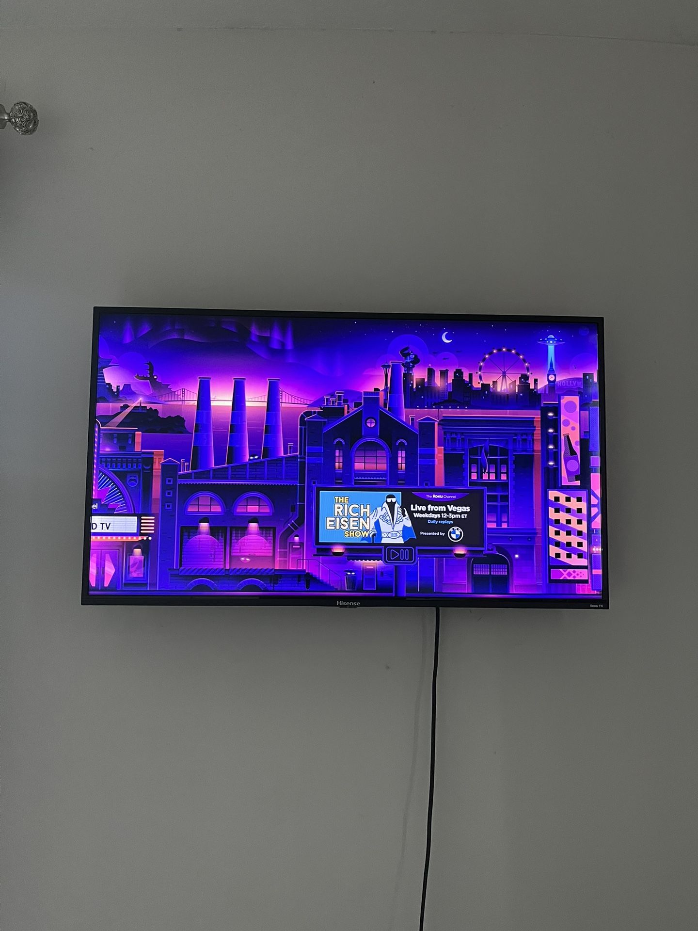 46 inch Roku TV with remote & wall mount