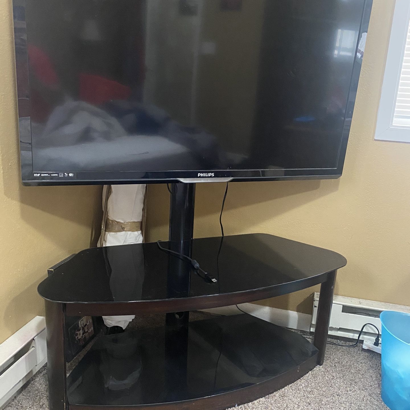 TV Stand/Entertainment