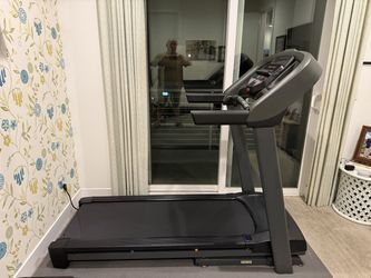 NordicTrack T101-5 Treadmill 2023 Very Good - Costa Mesa, CA