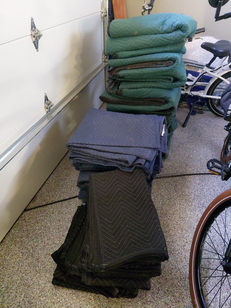 Moving Blankets And Moving Supplies