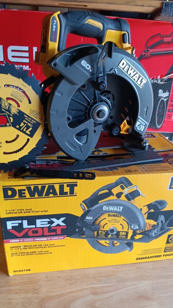 Best SellerECHO20 in. 490cc Gas 2 Stroke Cycle Chainsaw