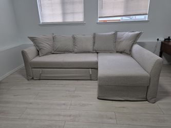 House STAGING IKEA HOLMSUND SLEEPER COUCH