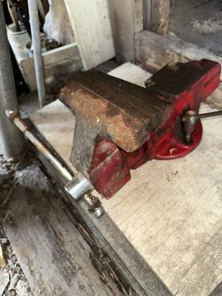 Vise With Anvil 