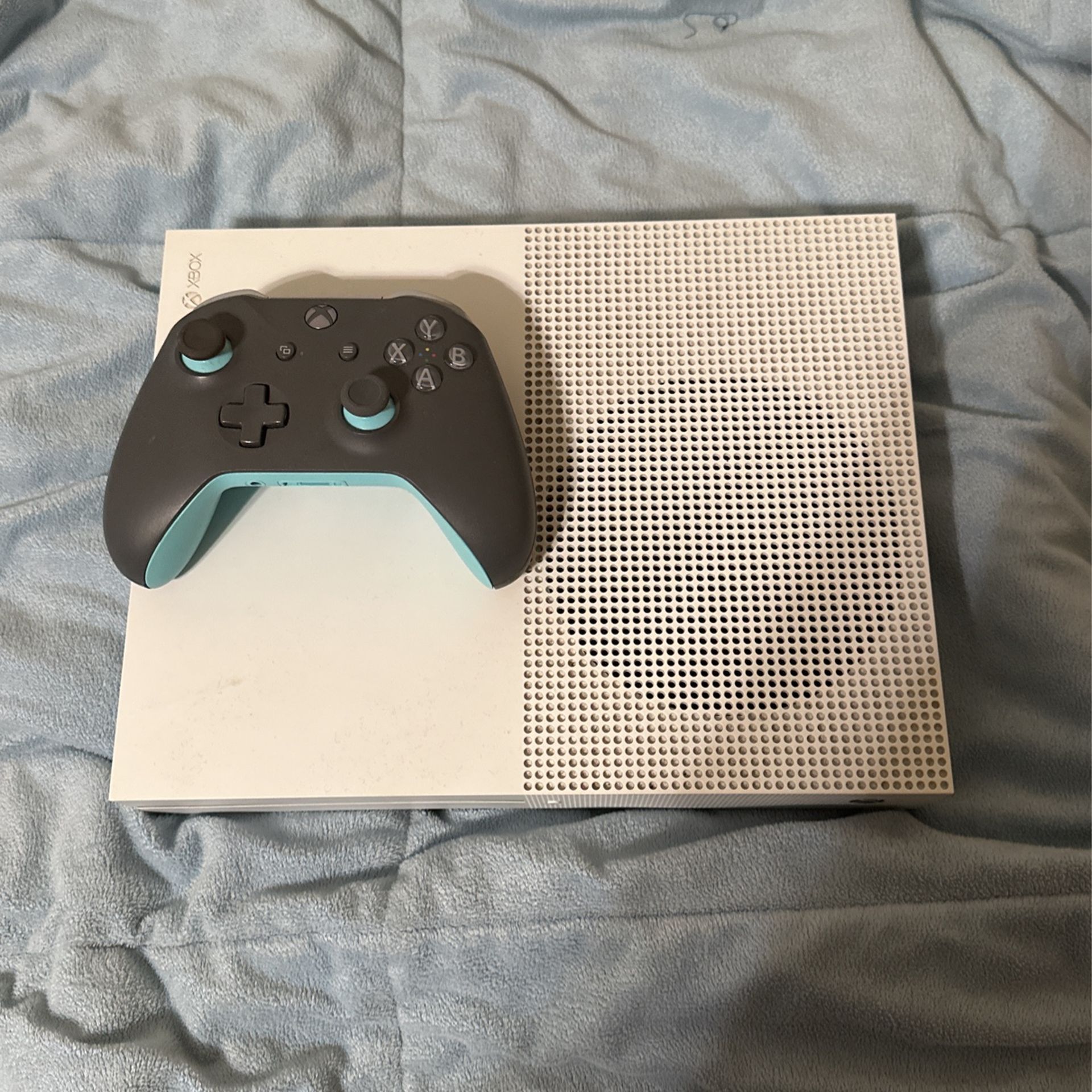 xbox one with controller 