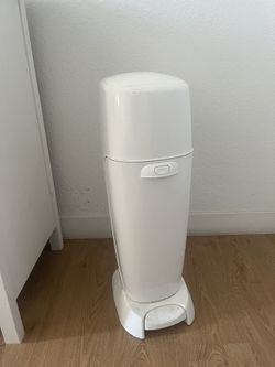 Genie Diaper Trash Can 
