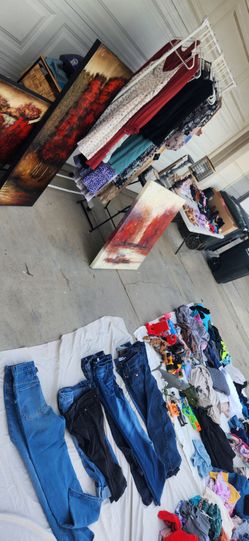 Garage Sale Eisenhower Dr. Lake Elsinore, Ca