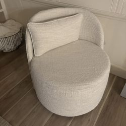 New 2 accent swivel chairs 