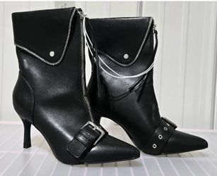 Heeled boots