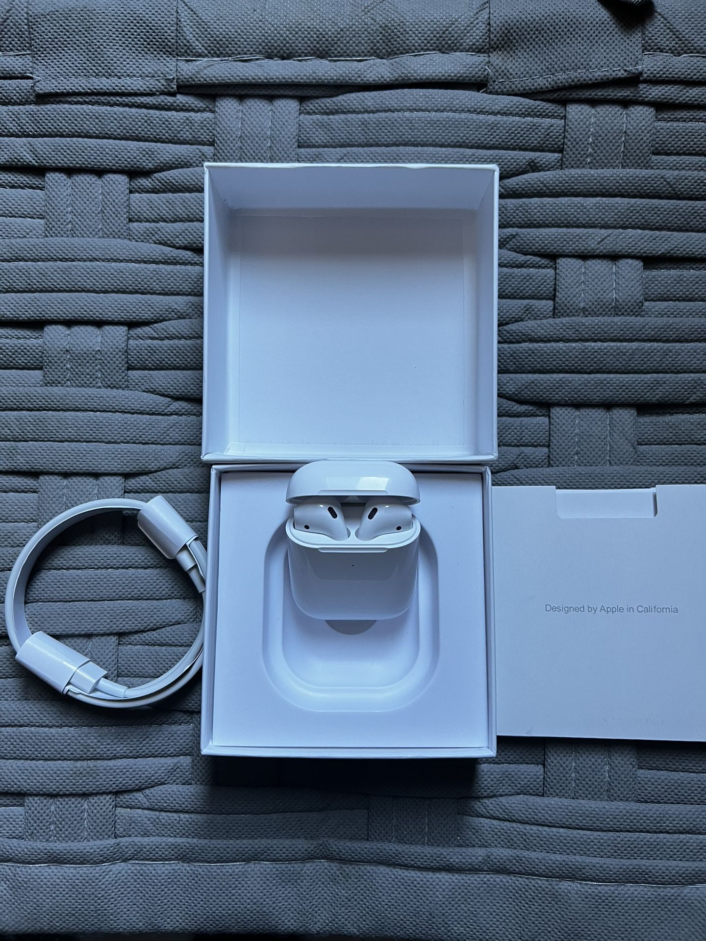 Apple AirPods (1st Generation)