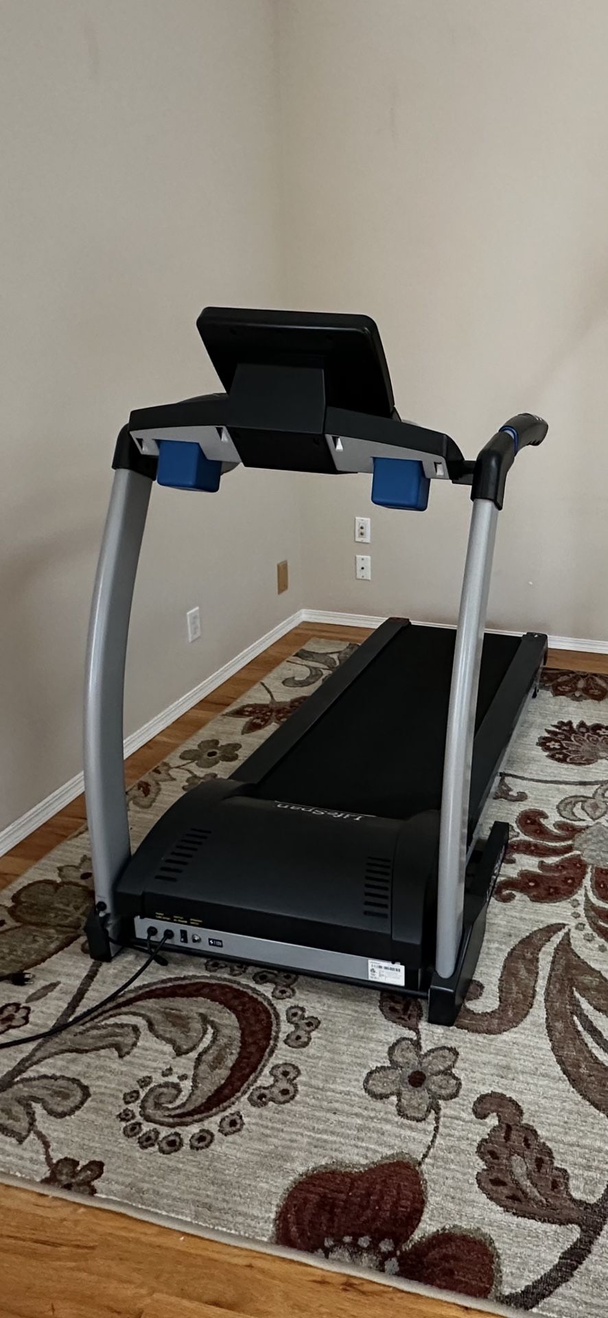 LifeSpan TR1200i Folding Treadmill - Excellent Condition!