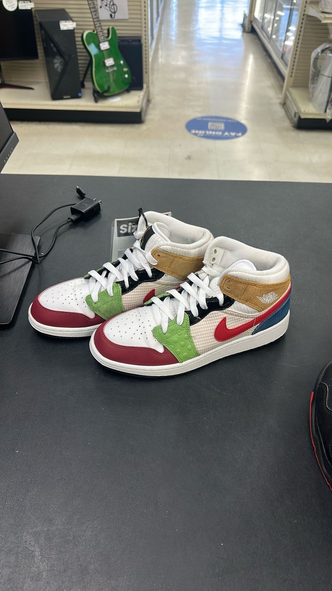 Jordan 1 Mid SE Messy Room (GS)