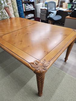 Dinning room table