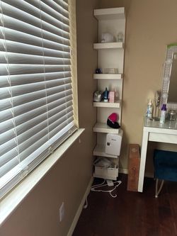 White Wall-Mounted Corner Ladder Shelf