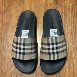 Burberry slides 