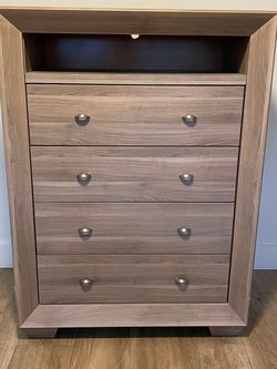 Wood Dresser Chest