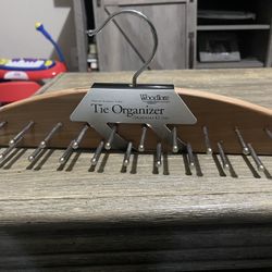 Tie Hanger