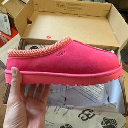 Ugg Woman’s Pink Size 8 Slipper Boot Shoes 