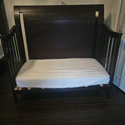Cache Baby Crib