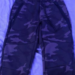 American Eagle Camo Joggers 